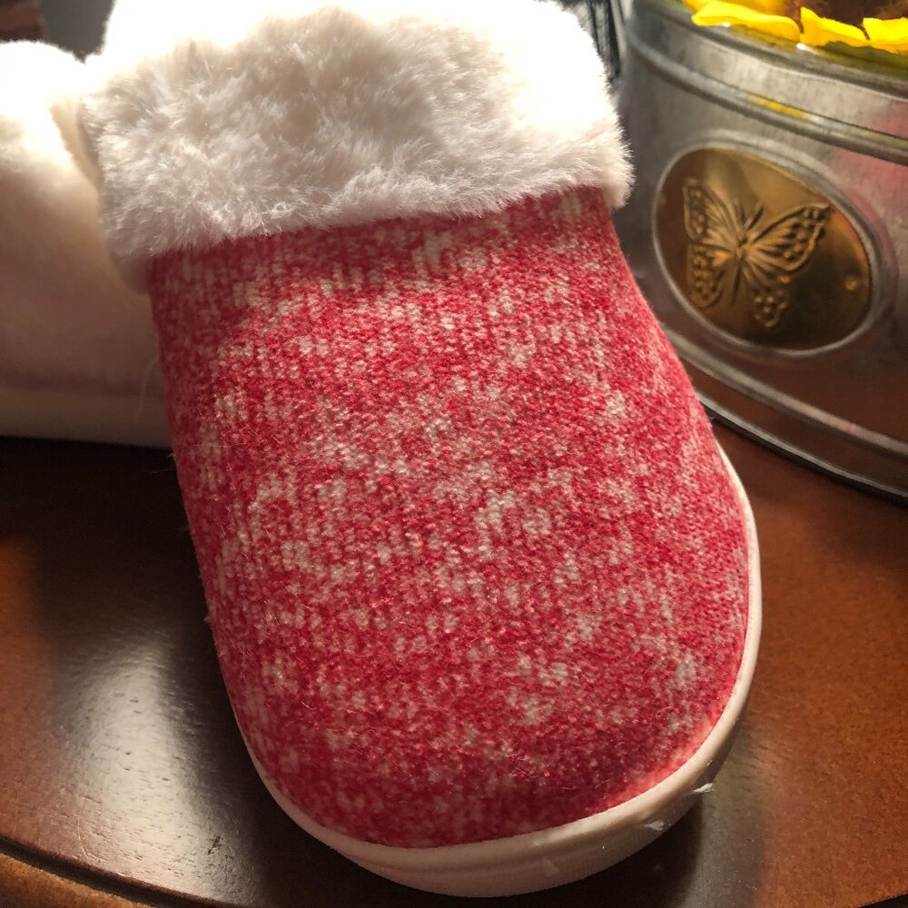NWT - Studio 1886 Space dyed slippers - Size M (7-8) in red